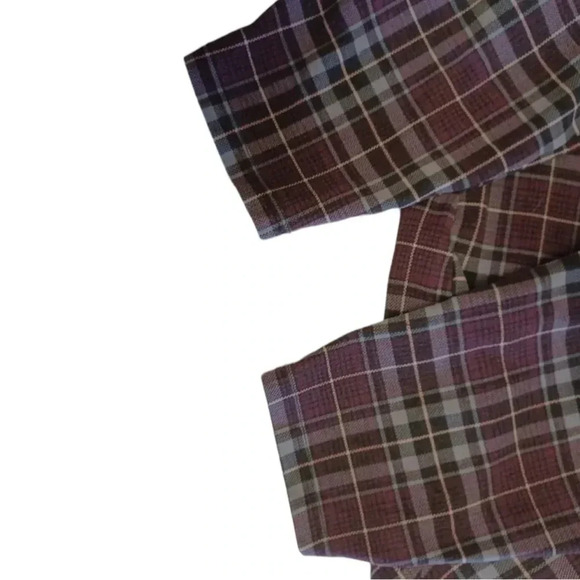 Torrid Purple Plaid Capri  Size 3 - Picture 4 of 7